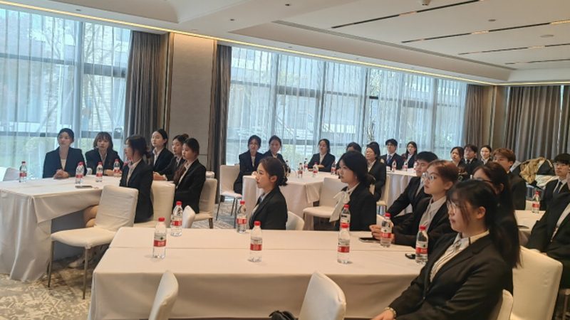 定制旅游与跟团游：深度解析其优缺点